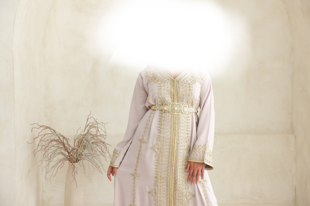 Broken pink kaftan
